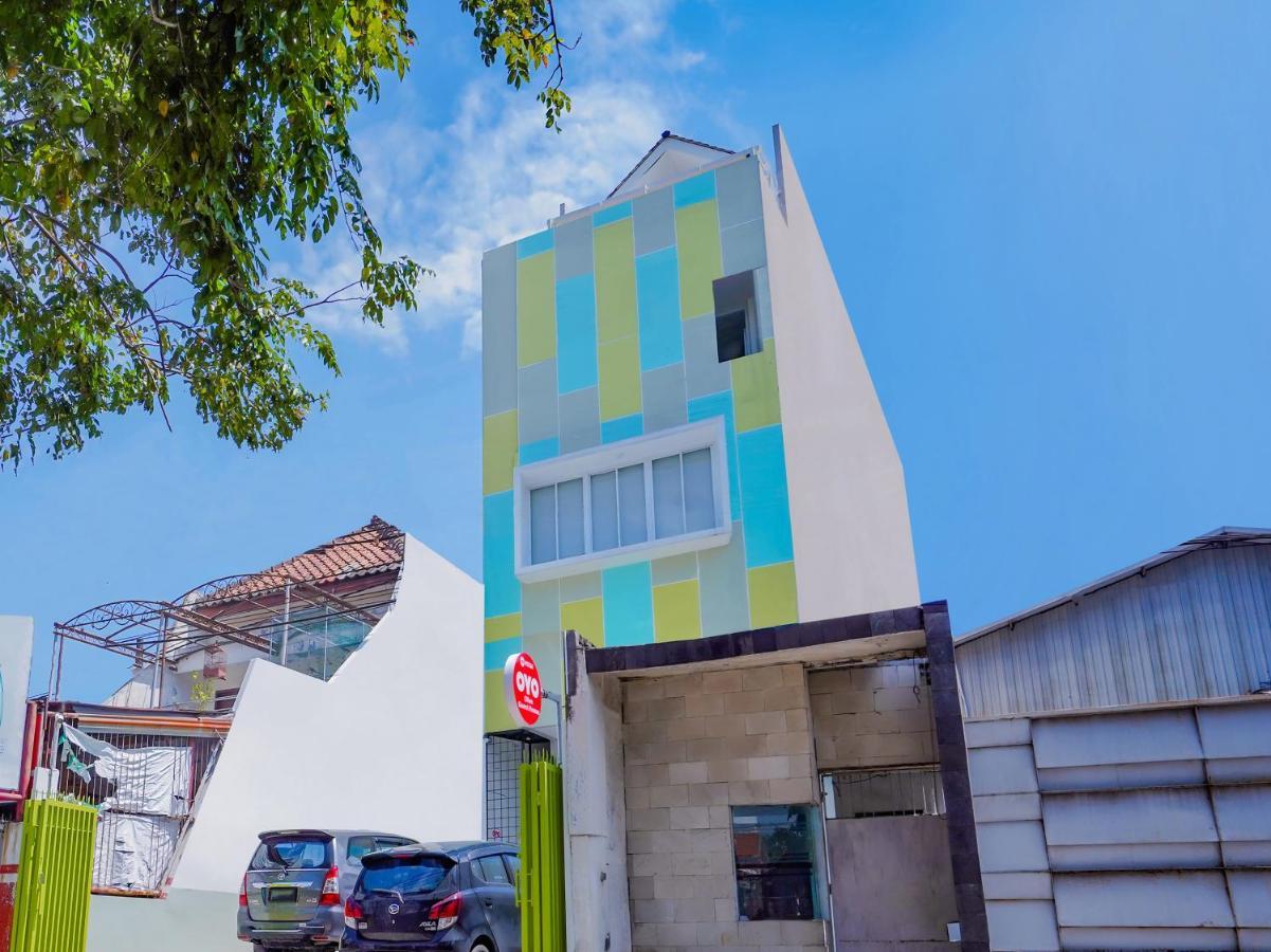 Super Oyo Capital O 90336 Olive Guest House Surabaya Kültér fotó