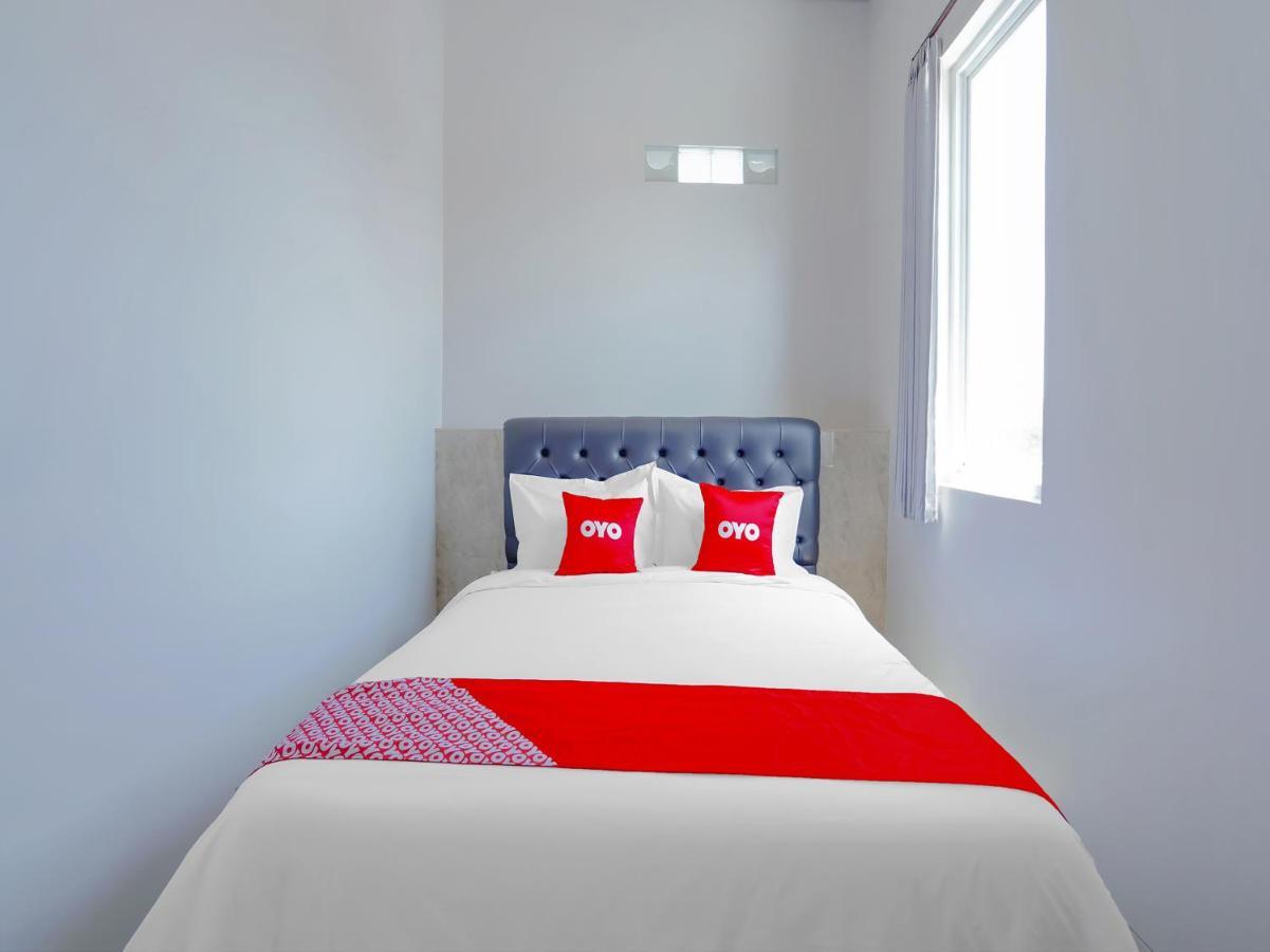 Super Oyo Capital O 90336 Olive Guest House Surabaya Kültér fotó