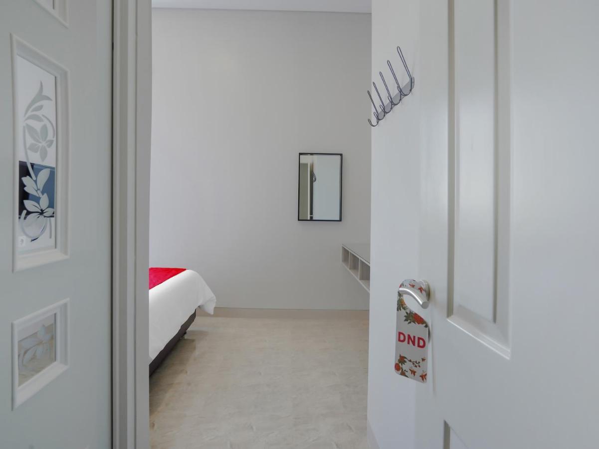 Super Oyo Capital O 90336 Olive Guest House Surabaya Kültér fotó