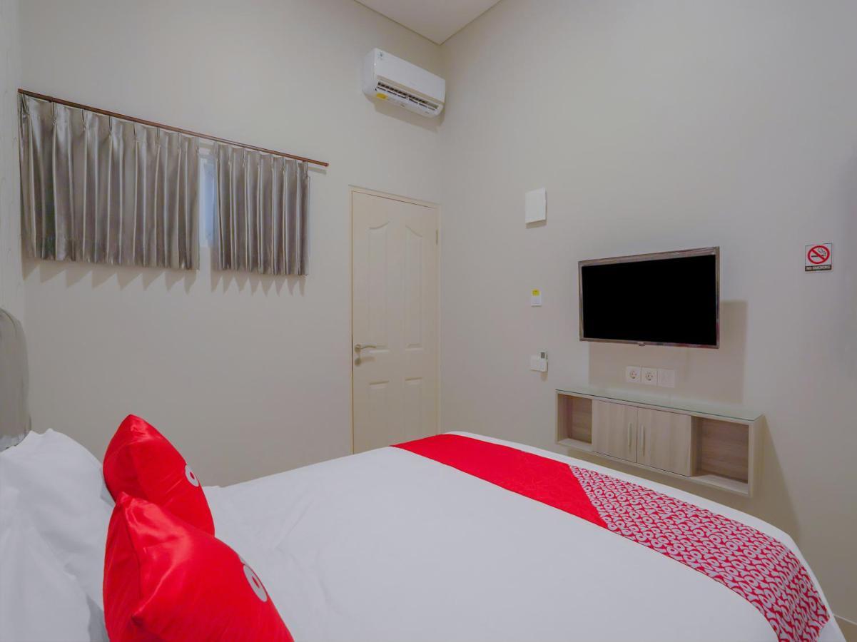 Super Oyo Capital O 90336 Olive Guest House Surabaya Kültér fotó