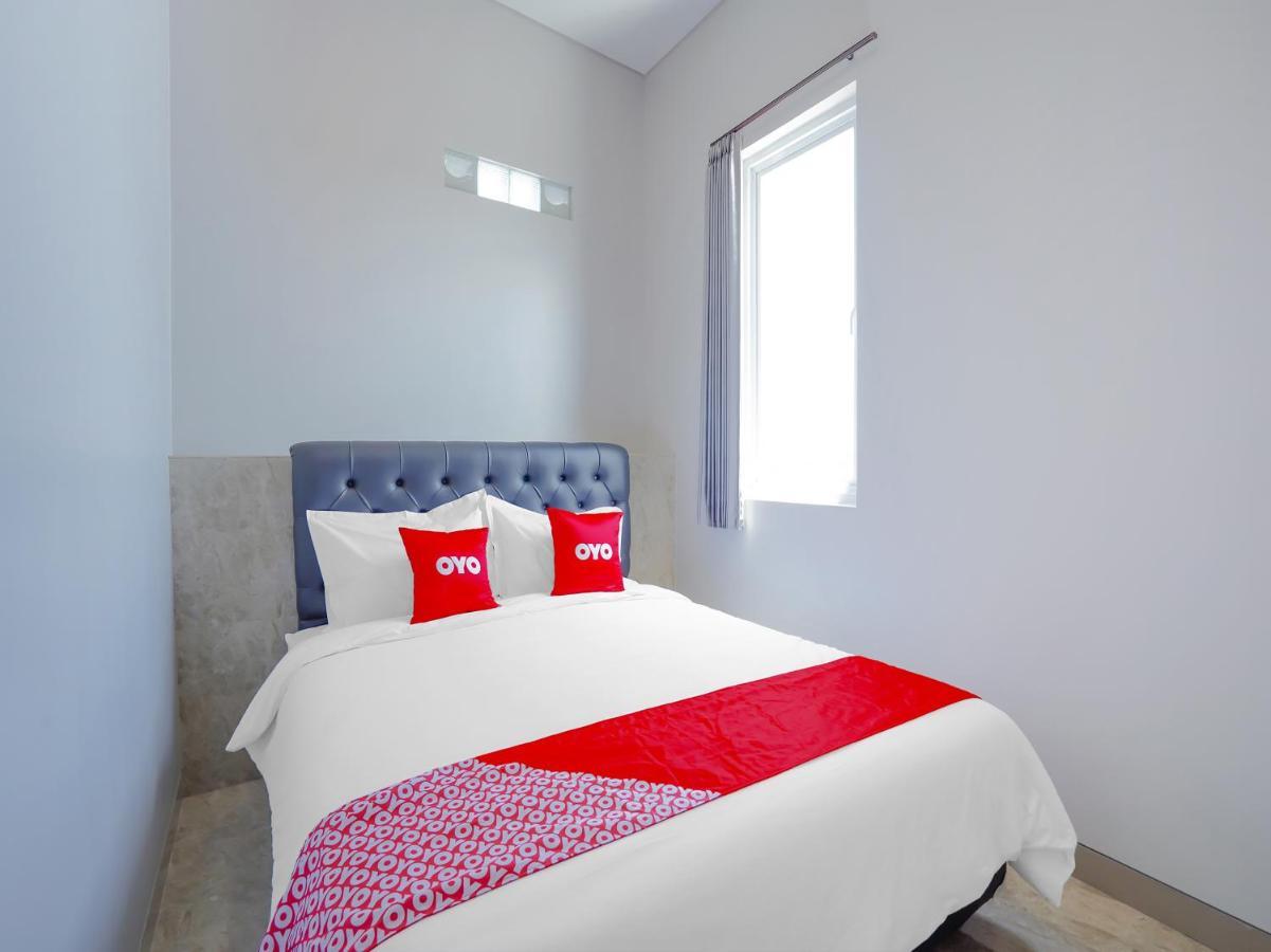 Super Oyo Capital O 90336 Olive Guest House Surabaya Kültér fotó